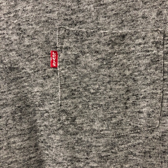 Levi’s grey tshirt - Picture 3 of 5